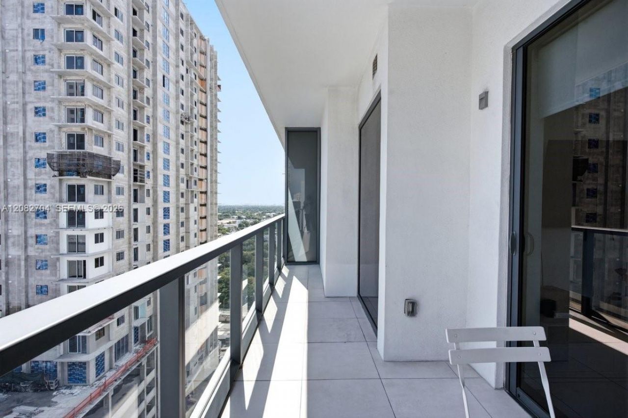 239 SW 9th St, Unit 1501, Miami, FL 33130 Photo