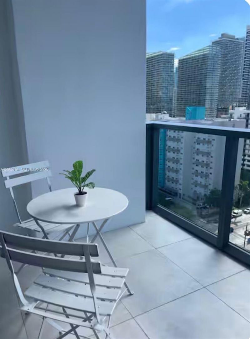 239 SW 9th St, Unit 1501, Miami, FL 33130 Photo