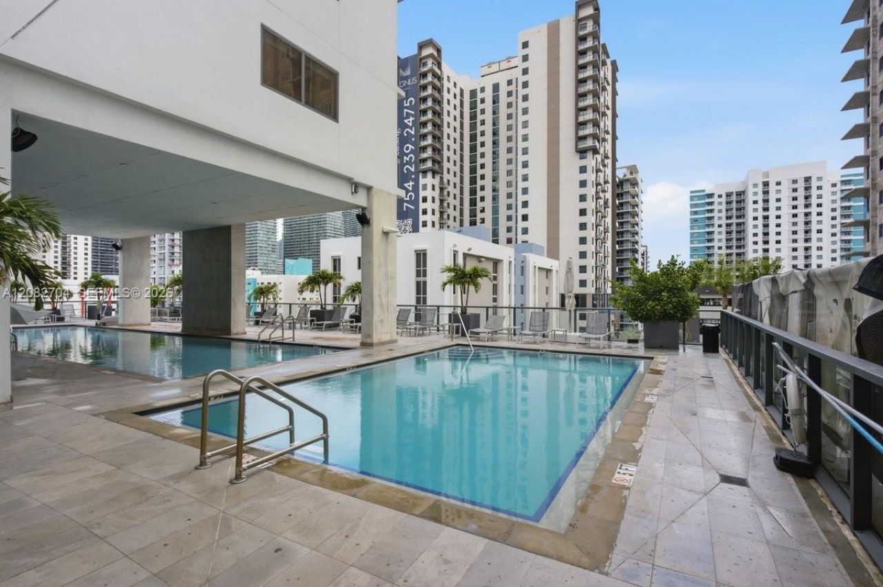 239 SW 9th St, Unit 1501, Miami, FL 33130 Photo