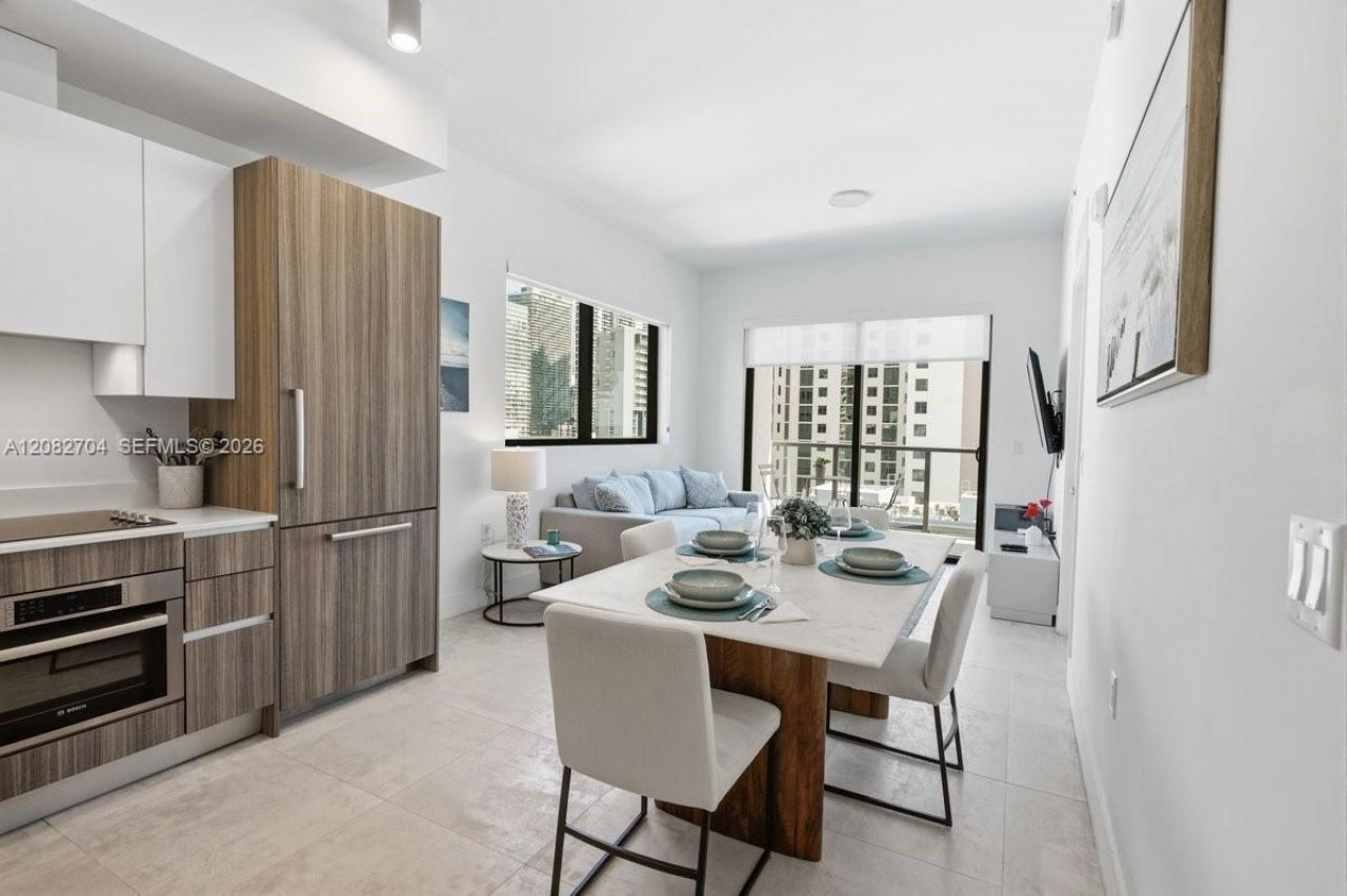 239 SW 9th St, Unit 1501, Miami, FL 33130 Photo