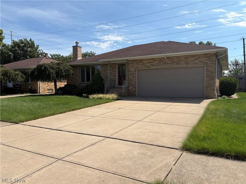 9711 Idlewood Drive, Brooklyn, OH 44144 Photo 2