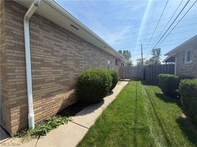 9711 Idlewood Drive, Brooklyn, OH 44144 Photo 40