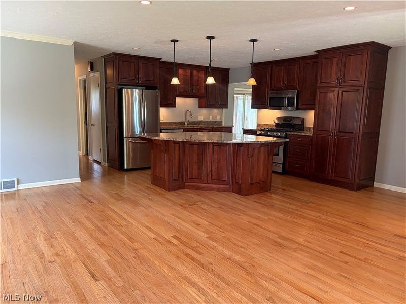 9711 Idlewood Drive, Brooklyn, OH 44144 Photo 8