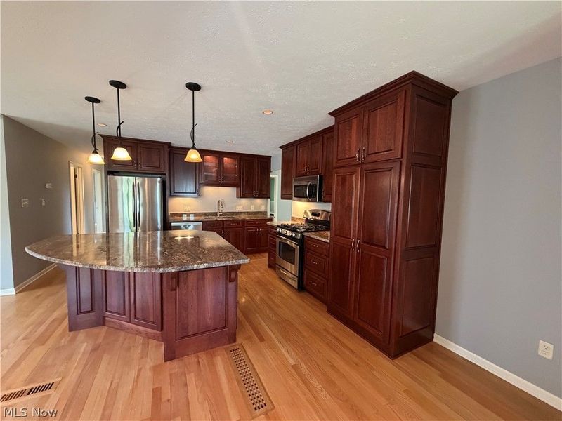 9711 Idlewood Drive, Brooklyn, OH 44144 Photo 9