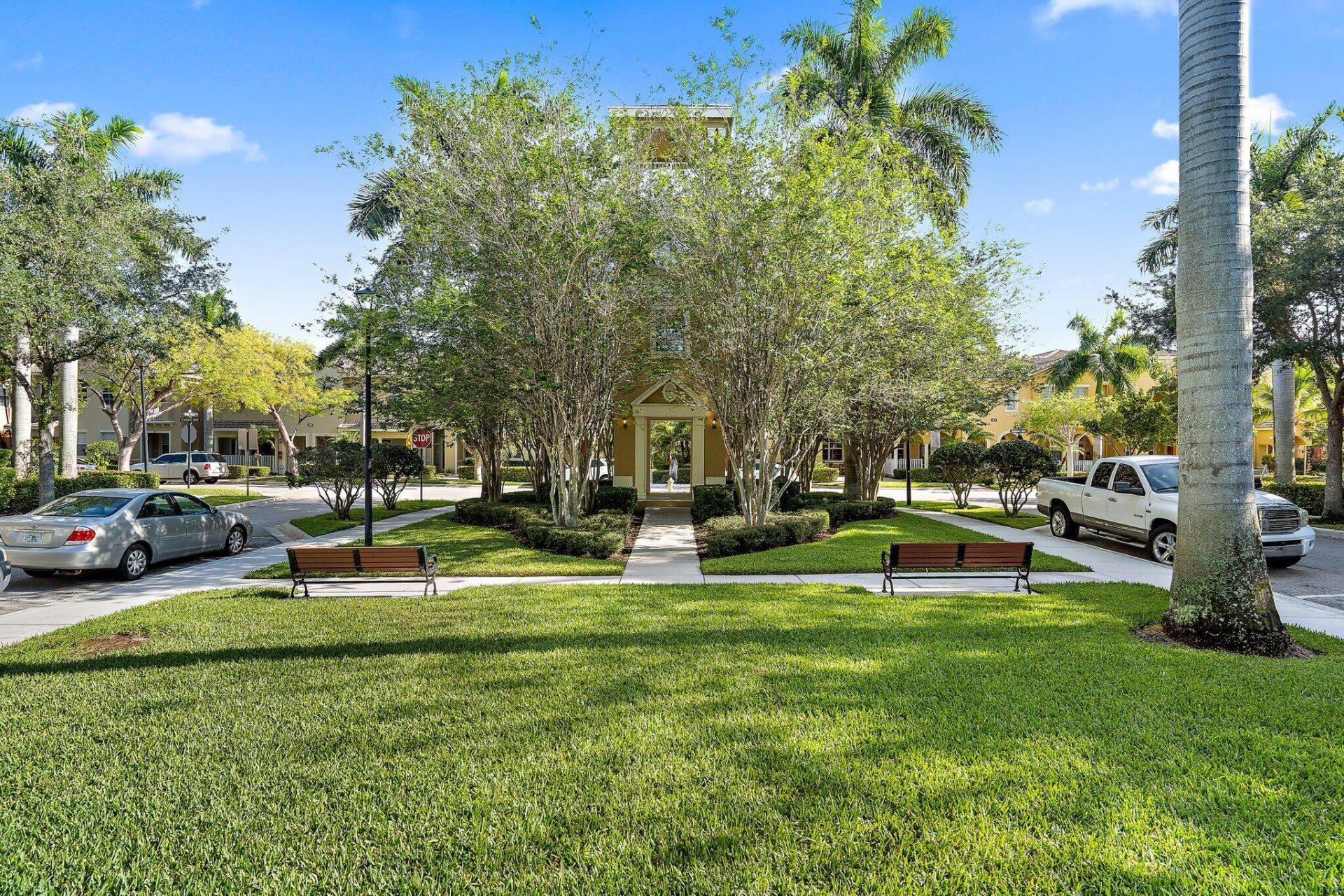 356 W Thatch Palm Circle, Unit 105, Jupiter, FL 33458 Photo