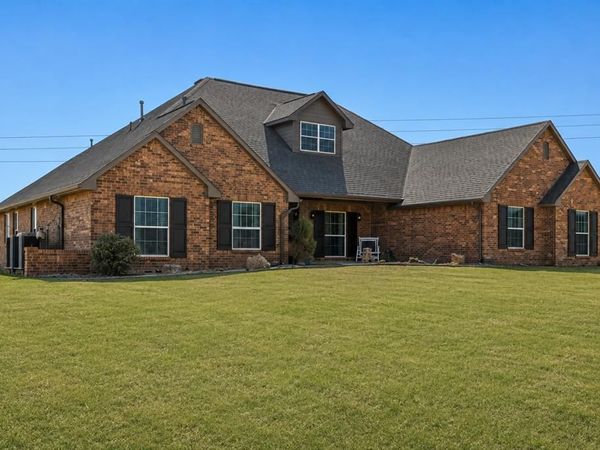 10300 Joseph Way, Yukon, OK 73099