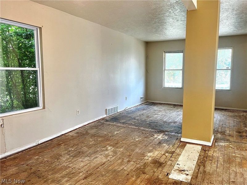 10911 Hulda Avenue, Cleveland, OH 44104 Photo 4