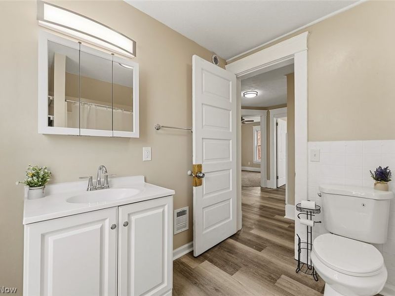 2217 Broadway, Lorain, OH 44052 Photo 21