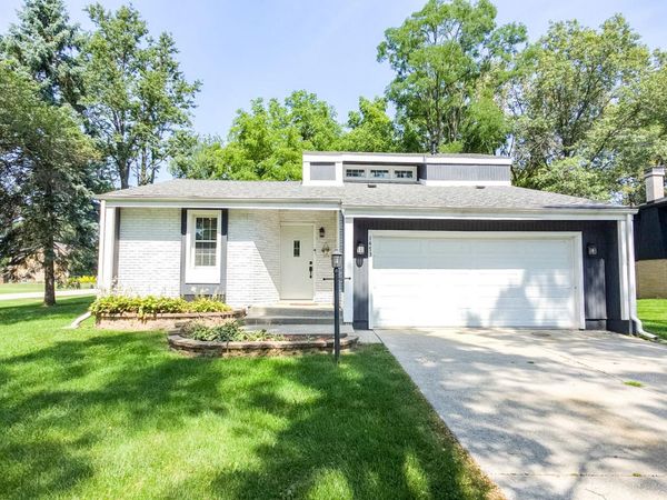 1473 Happy Valley Road , Crown Point, IN 46307