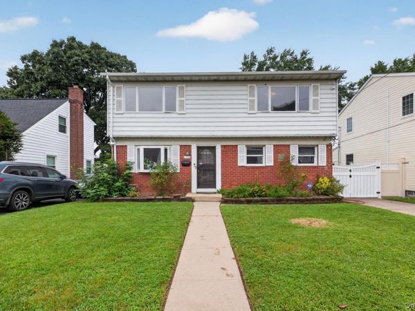 179 Sterling Road , Elmont, NY 11003