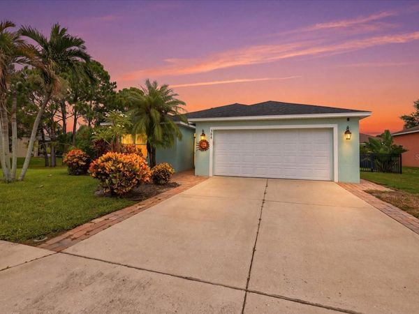 305 65TH AVENUE E, BRADENTON, FL 34203