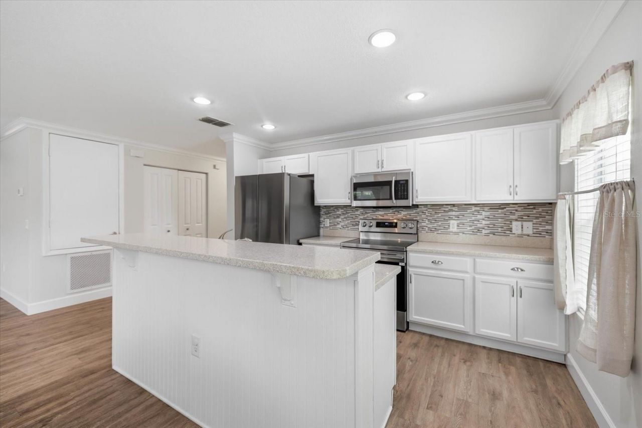 305 65th Avenue E, Bradenton, FL 34203 Photo