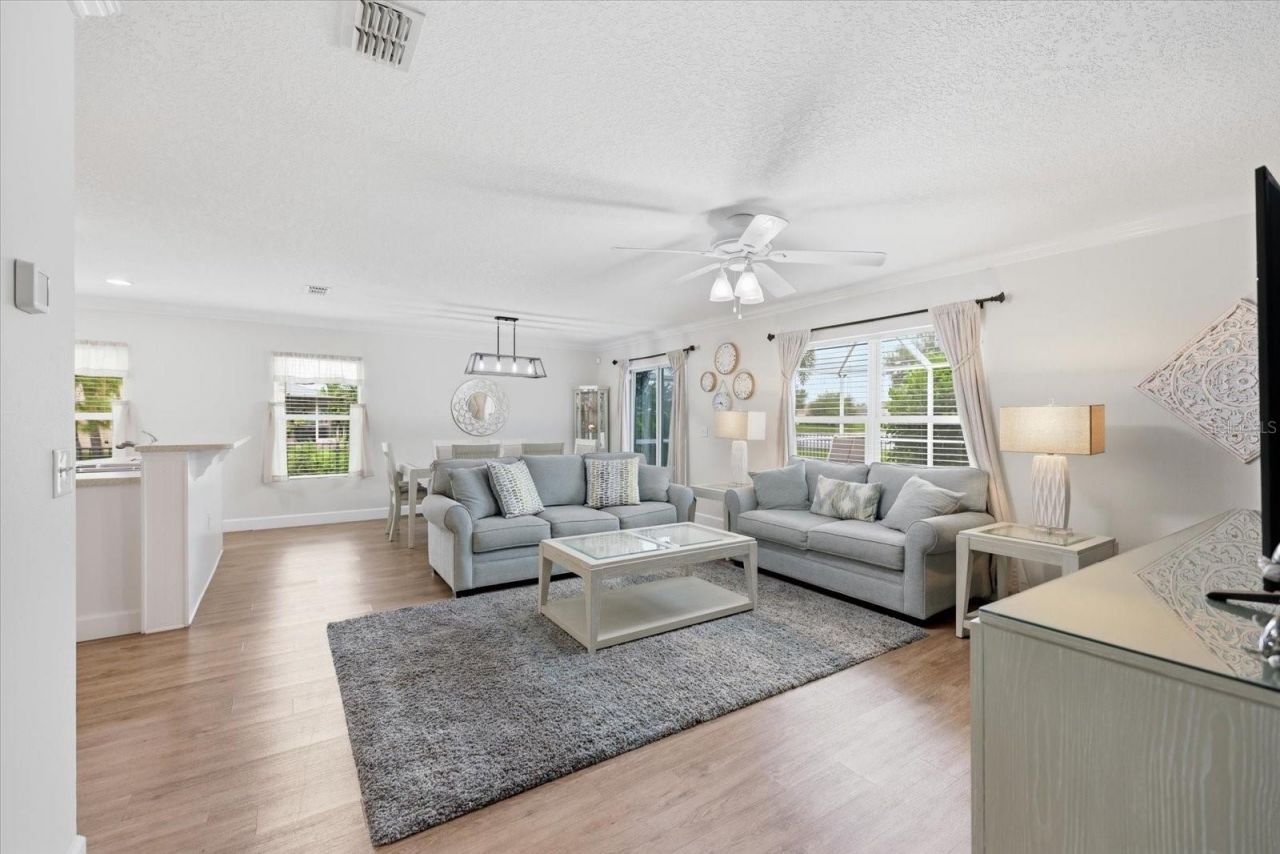 305 65th Avenue E, Bradenton, FL 34203 Photo