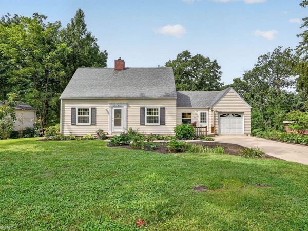 1613 Cherry Lane, Cedar Falls, IA 50613