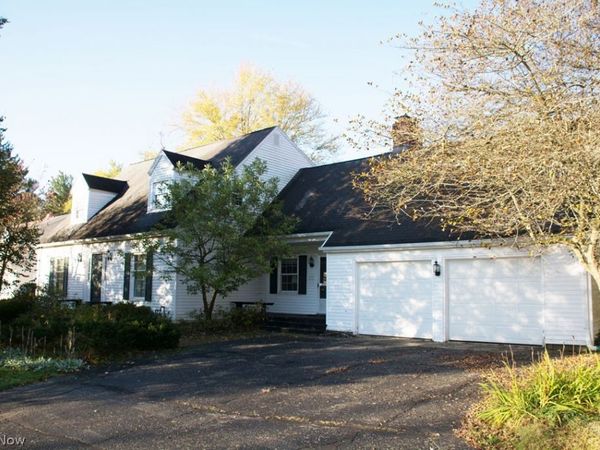 71 Maple Hill Drive, Chagrin Falls, OH 44022