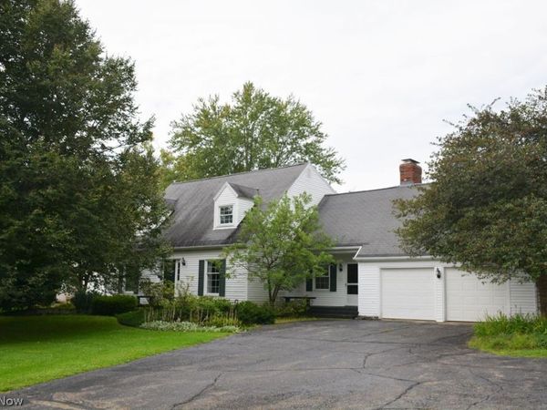 71 Maple Hill Drive, Chagrin Falls, OH 44022
