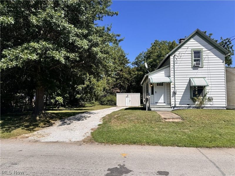 301 Bell Street, Barberton, OH 44203 Photo 3