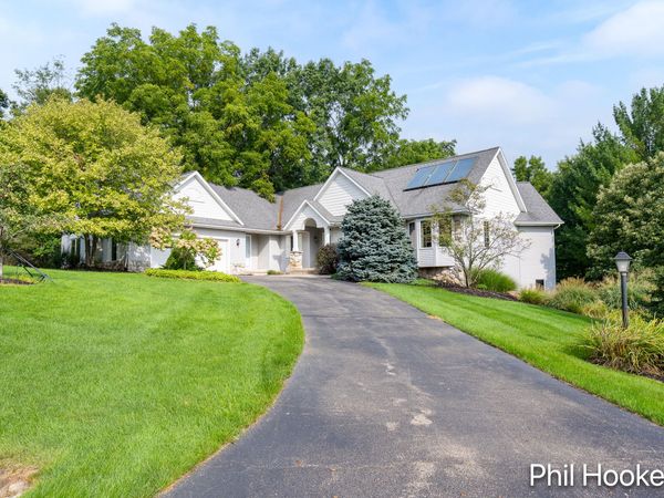 6211 Royalton Drive SE, Caledonia, MI 49316