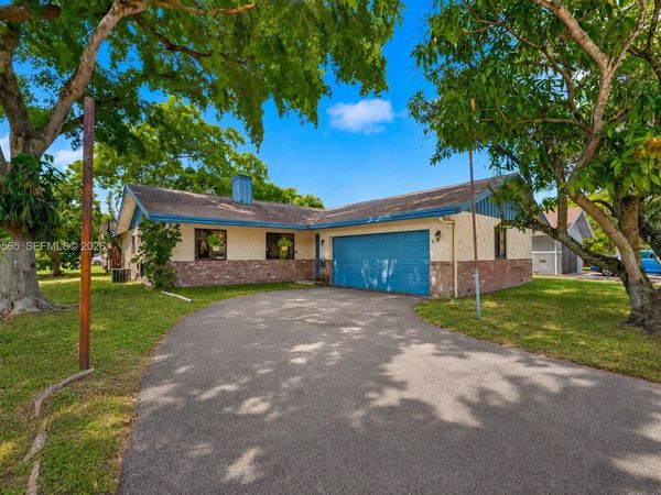 7508 SW 6th Ct , North Lauderdale, FL 33068