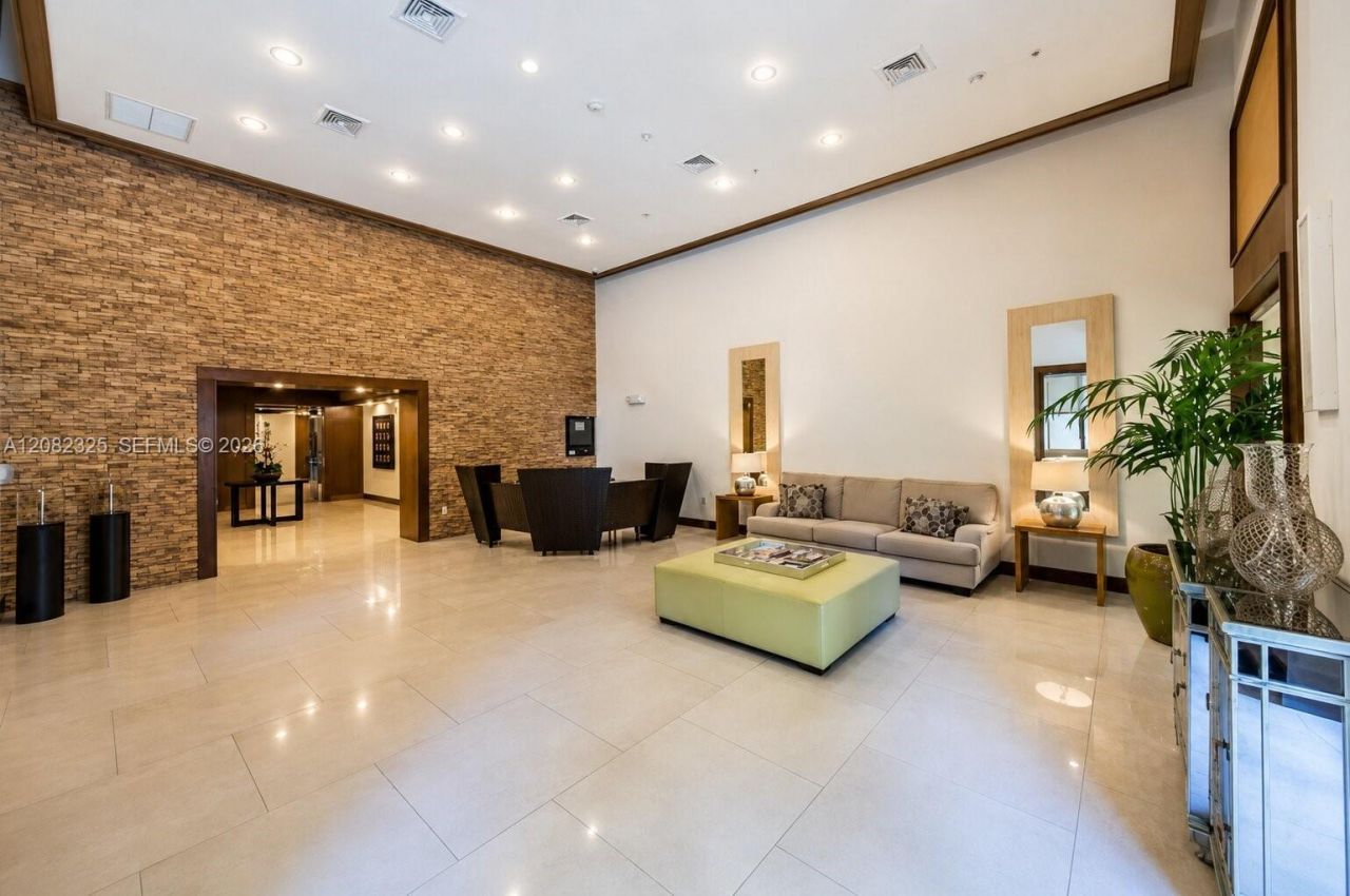 3530 SW 22nd St , Unit 714, Miami, FL 33145 Photo
