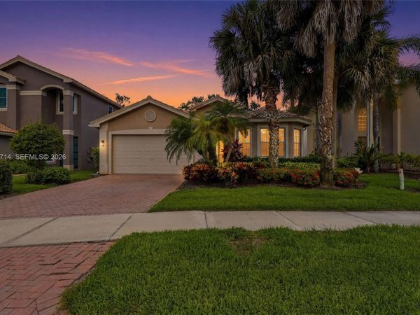 2009 Isla de Palma Cir , Naples, FL 34119