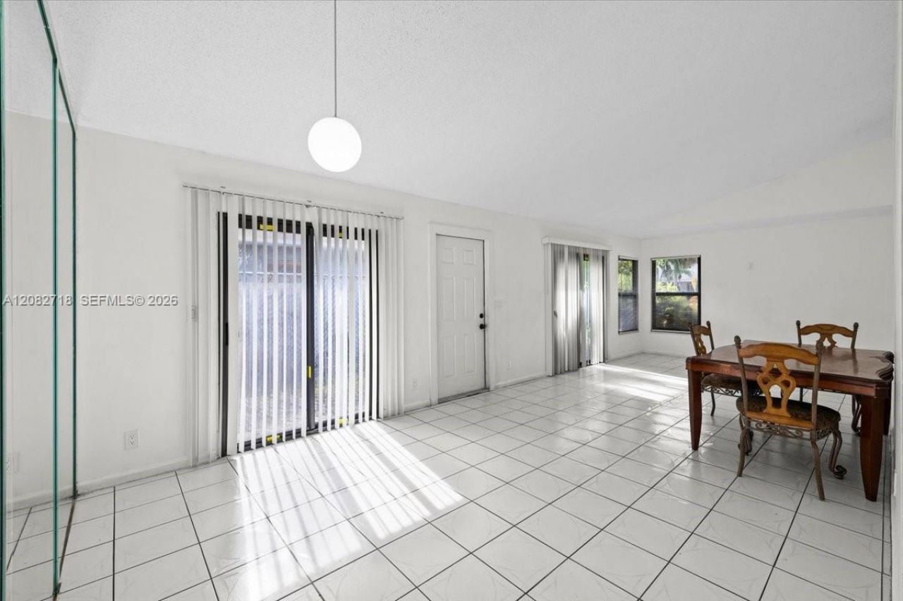 7425 SW 13th St, North Lauderdale, FL 33068 Photo