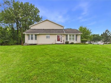 601 Strand Pond Circle, Webster, NY 14580