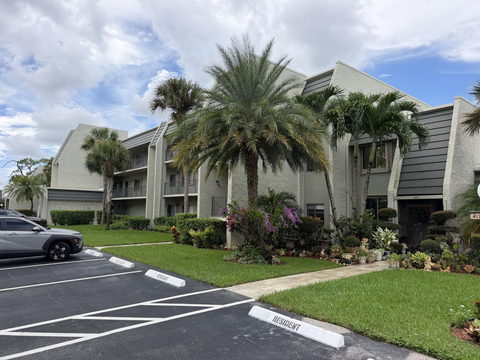 4120 Tivoli Court, Unit 208, Lake Worth, FL 33467 Photo