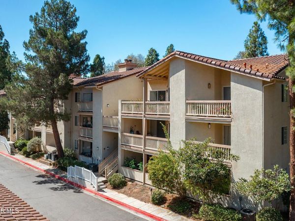 5728 Oak Bend Lane, Unit 208, Oak Park, CA 91377