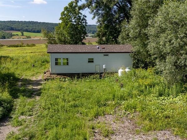 8947 County Road 3 , Freedom, NY 14065