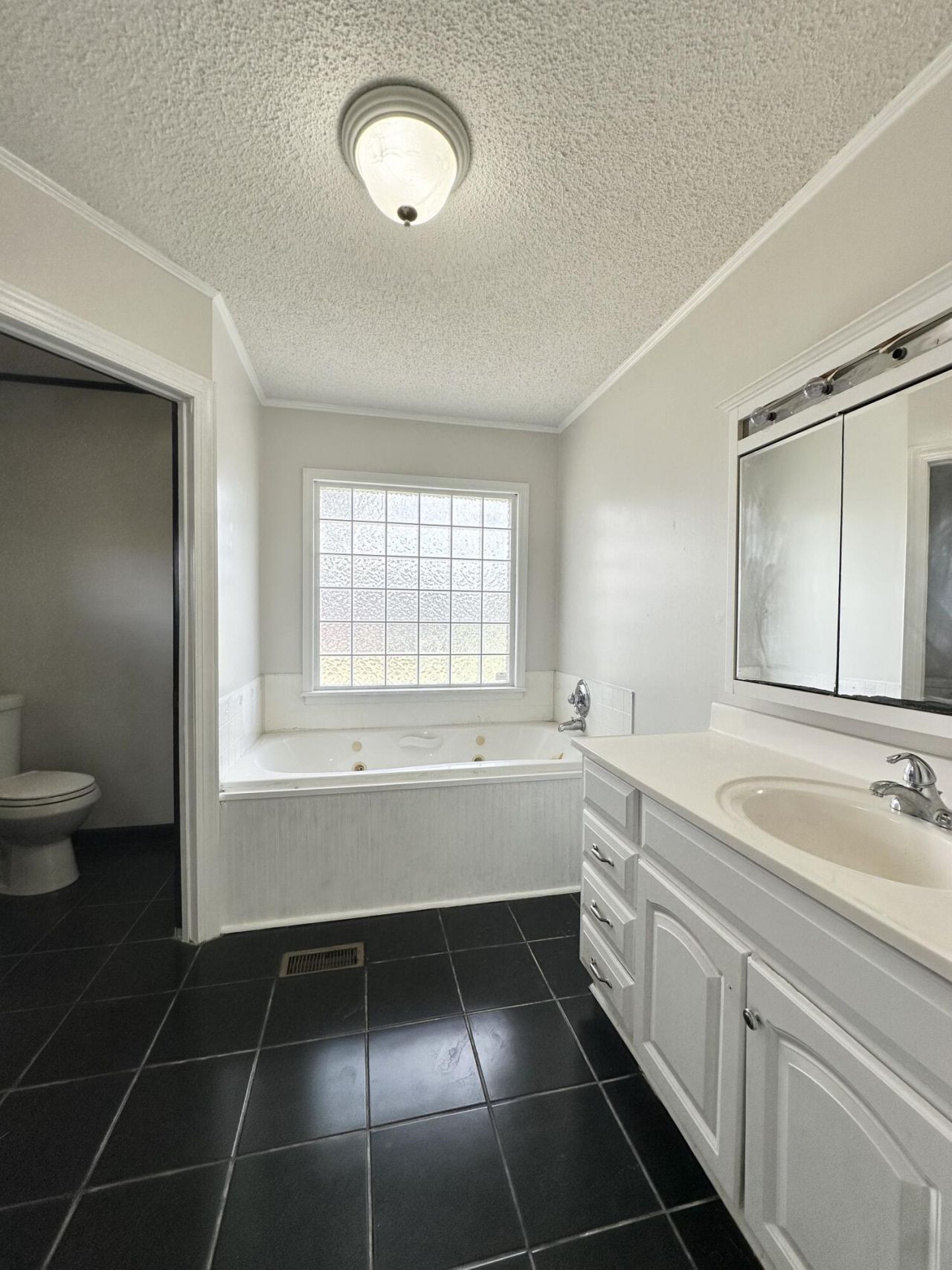 9715 Old State Road Photo 21