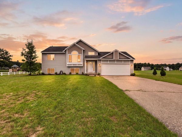 11310 Meadow Wood Circle, Greenville, MI 48838
