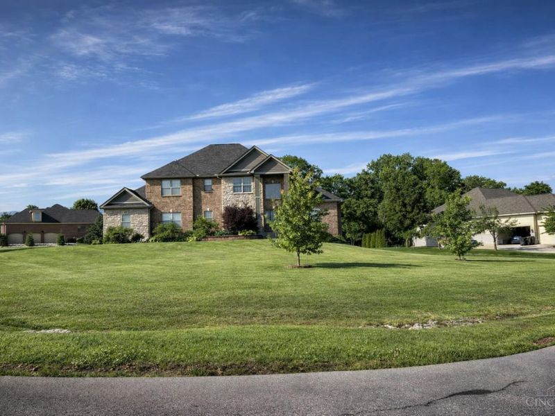8005 Bending Willow Court, Clearcreek Township, OH 45068 Photo 3