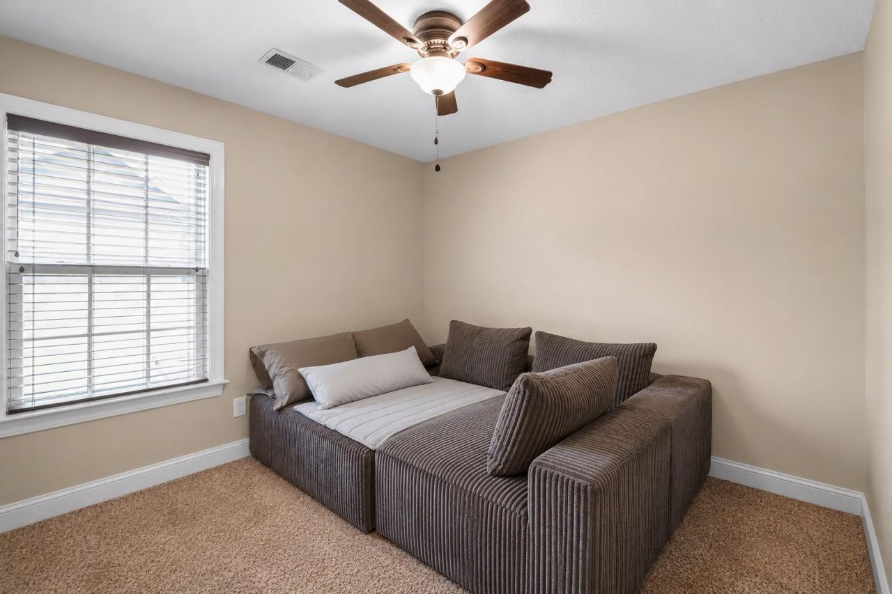 117 Old English Dr. Photo 4