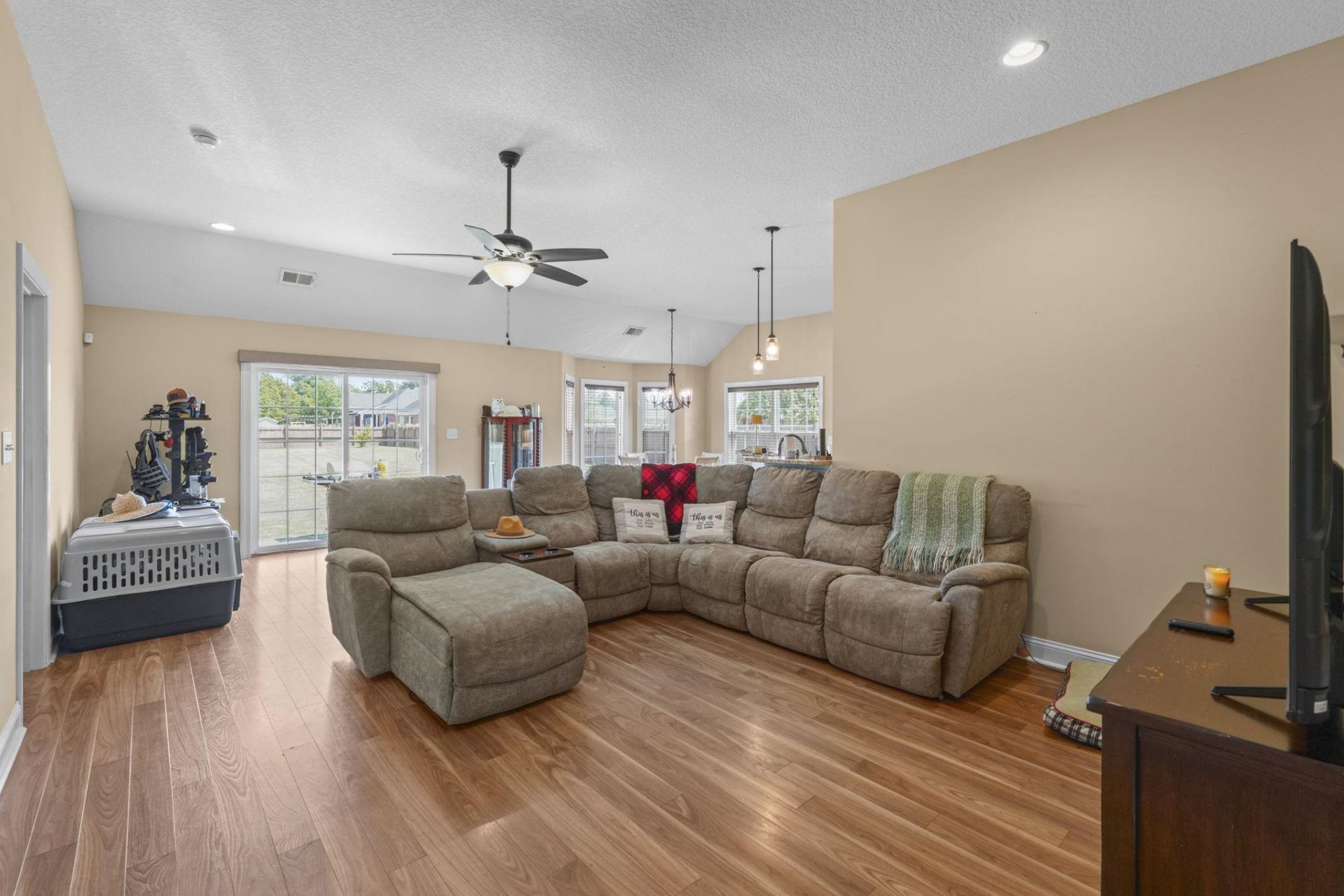 117 Old English Dr. Photo 6