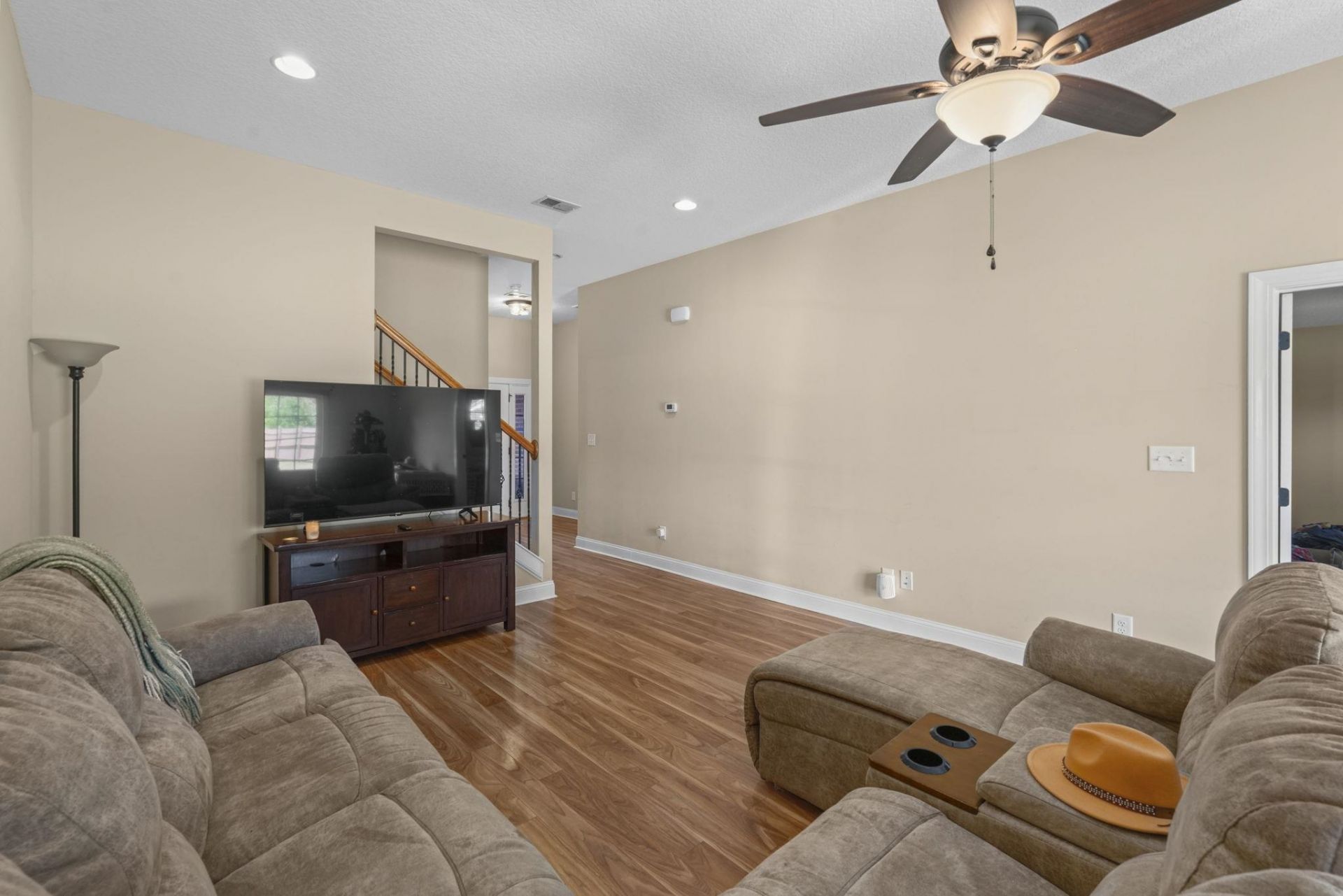 117 Old English Dr. Photo 8