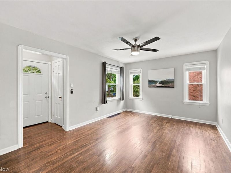14522 Birchwood Avenue, Cleveland, OH 44111 Photo 2