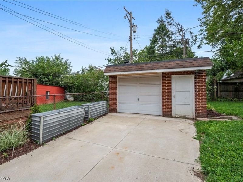 14522 Birchwood Avenue, Cleveland, OH 44111 Photo 27