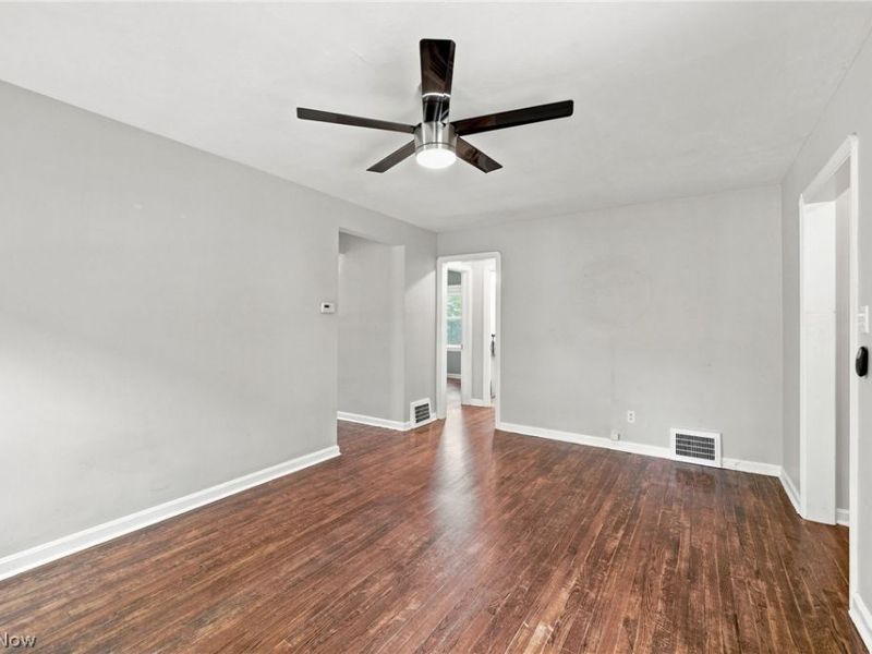 14522 Birchwood Avenue, Cleveland, OH 44111 Photo 4