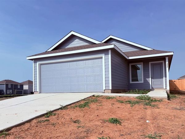 222 Streaking Star DR, Hutto, TX 78634