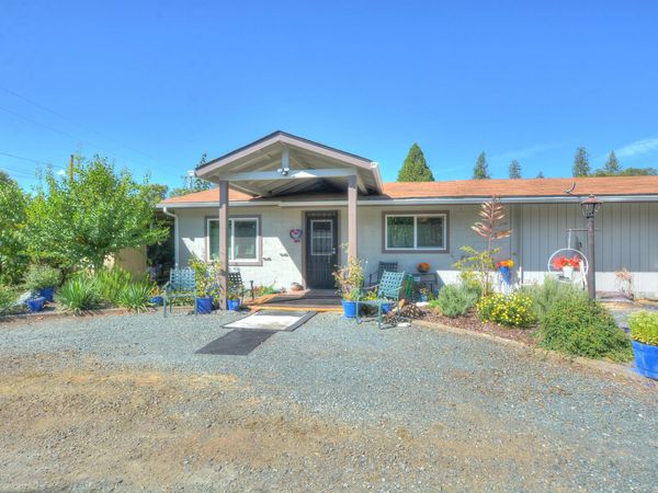 204 E Rosewood Street, Grants Pass, OR 97527