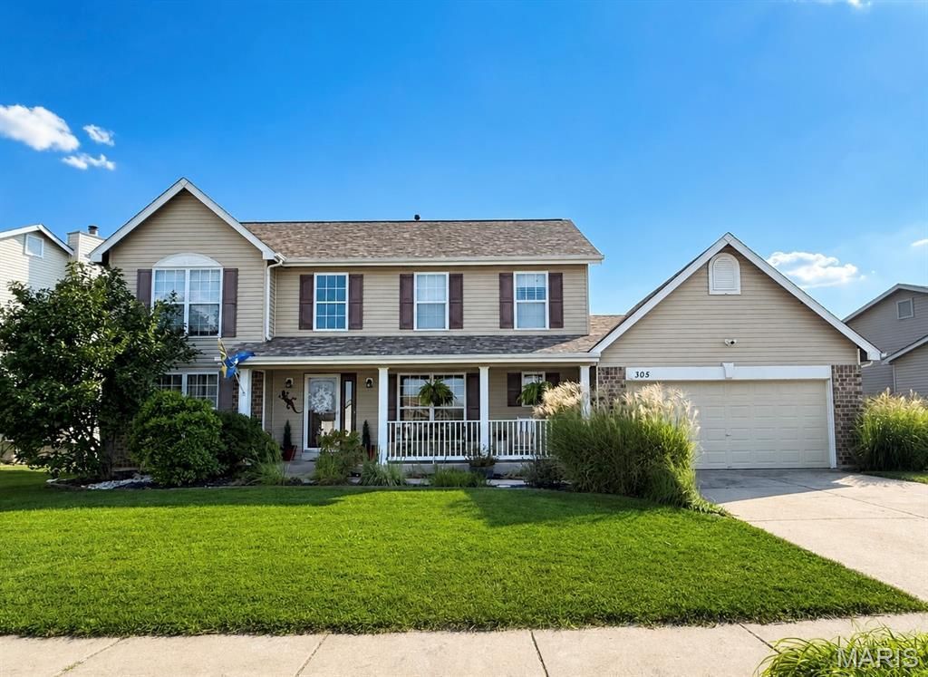 305 Valley Bluff Drive , Wentzville, MO 63385 Main Photo