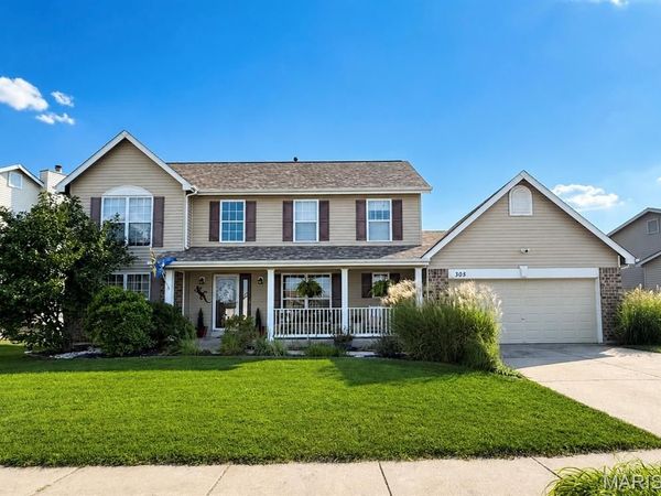 305 Valley Bluff Drive , Wentzville, MO 63385