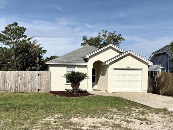 425 Dolphin Drive , Panama City Beach, FL 32413
