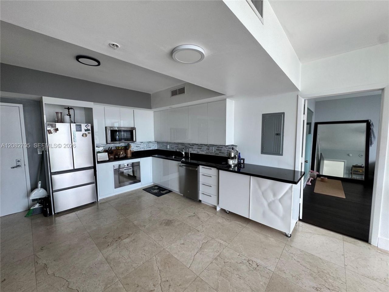 92 SW 3rd St , Unit 3811, Miami, FL 33130 Photo