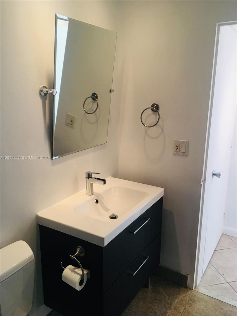 1408 Brickell Bay Dr , Unit 912, Miami, FL 33131 Photo