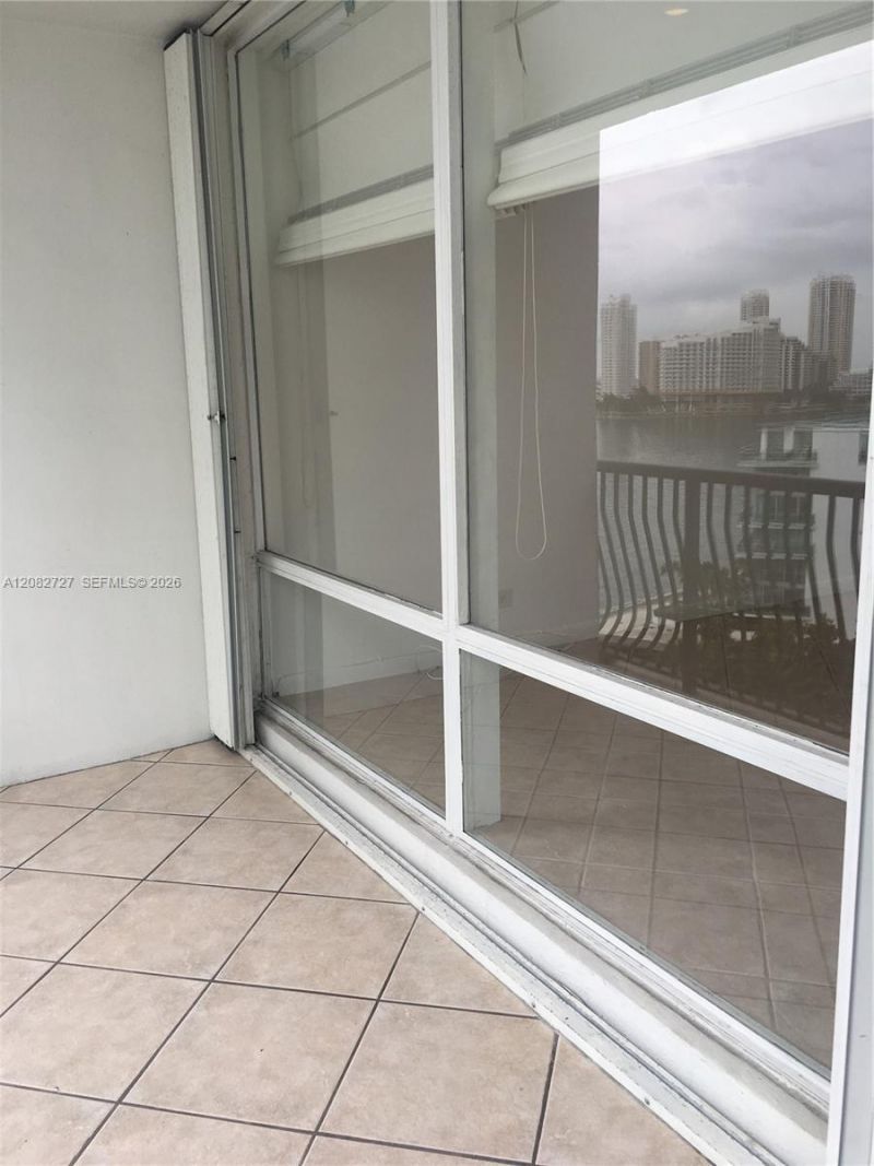 1408 Brickell Bay Dr , Unit 912, Miami, FL 33131 Photo