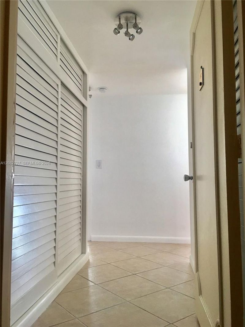 1408 Brickell Bay Dr , Unit 912, Miami, FL 33131 Photo