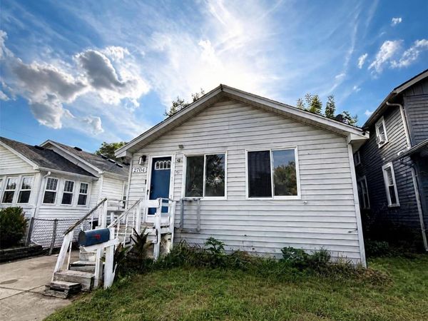 2704 2nd Street , Westland, Mi 48186