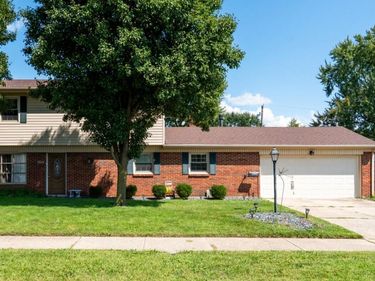 1145 Crestview Drive, Troy, OH 45373